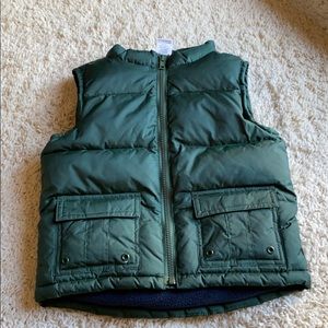 Gymboree green vest. Excellent condition. 2T-3T